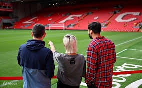 西甲战报：巴雷内切亚半场吊射建功，皇家社会3-1十人奥萨苏纳